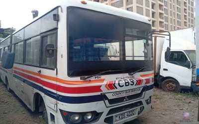 MITSUBISHI FUSO CANTER ( BUS) - KDS 402Q