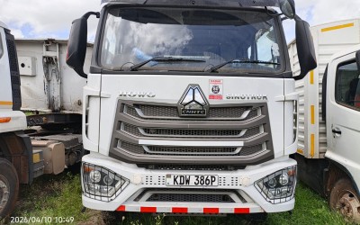 KDW 386P  - SINOTRUCK HOWO PRIME MOVER (6*4)