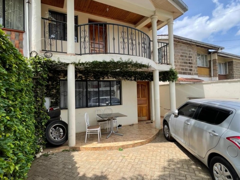 A MAISONETTE IN LAVINGTON